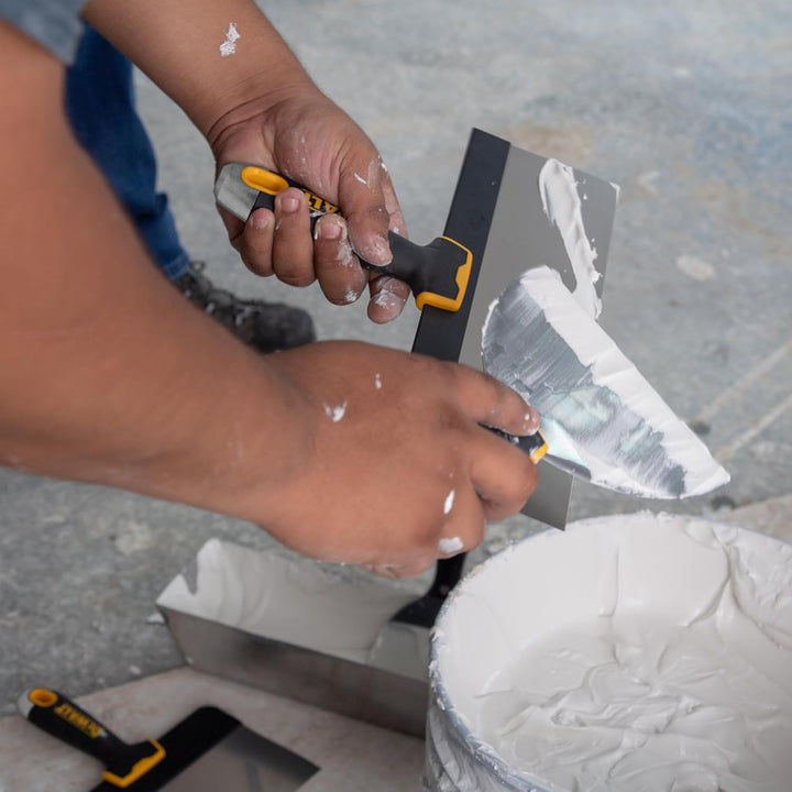 DEWALT 6" Putty Knife | Stainless Steel w/Soft Grip Handle | DXTT-2-142 6-Inch, 6-Inch