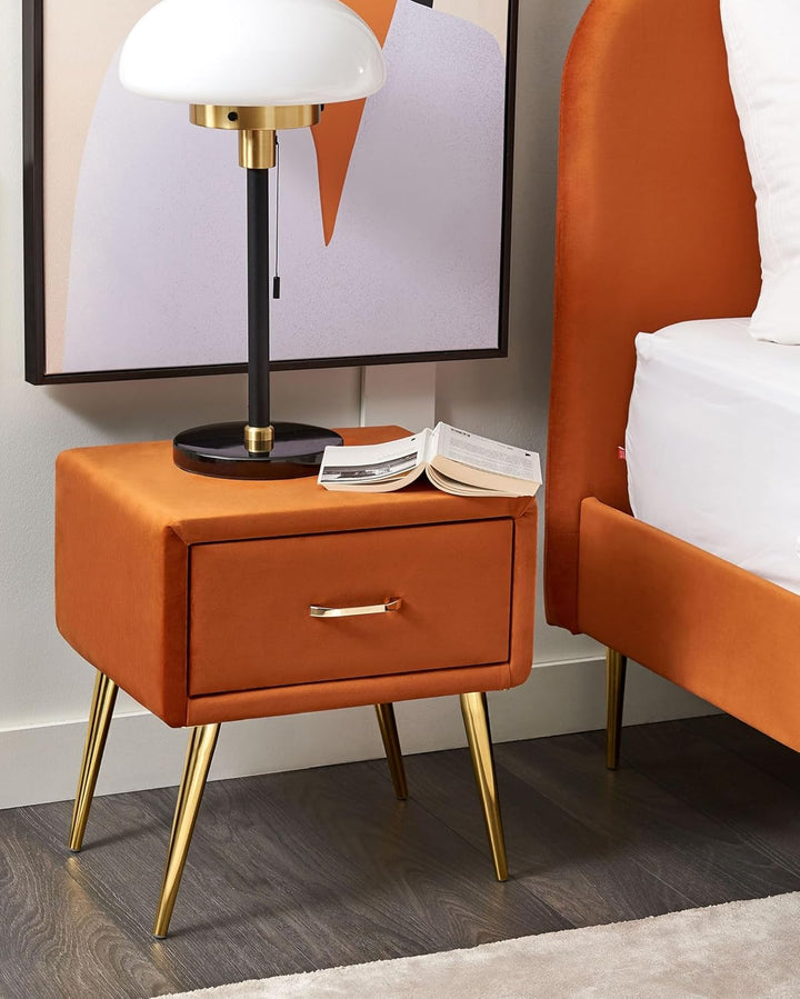 Nachttisch Samtstoff orange mit Schublade Metallgestell gold Modern Glam Flayat