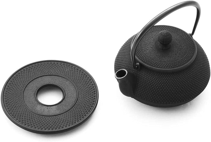 Iwachu Teekanne Gusseisen. Japanische Kyusu Arare, Original, Schwarz 650ml, 0,65 Liter Sieb-Einsatz