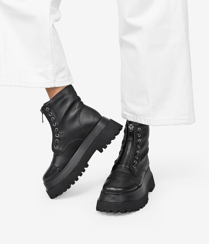 BOSANOVA Schwarze Militärstiefel mit mittlerem Reissverschluss, Schnürung Detail und Track-Plattform