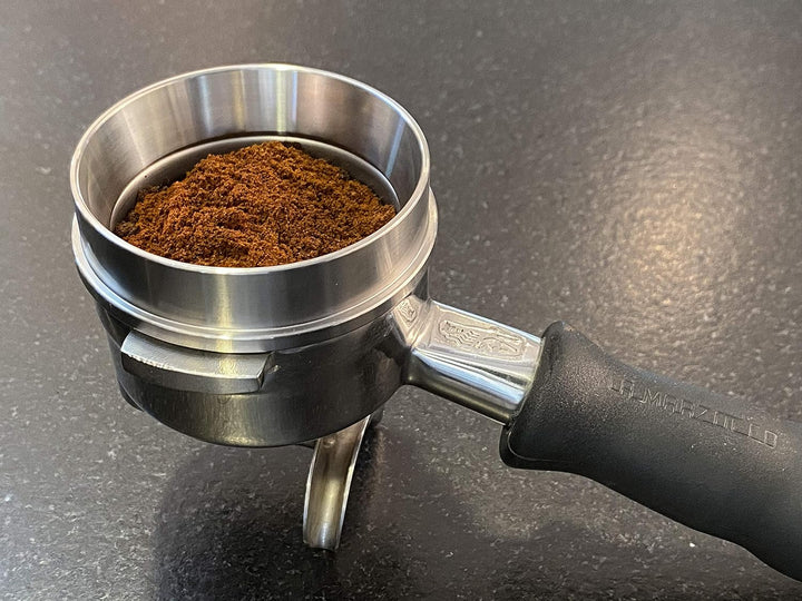 Präzisions-Trichter »Barista Cono Livello 58,5 mm« aus Edelstahl für Siebträger, Dosing Funnel Füllt