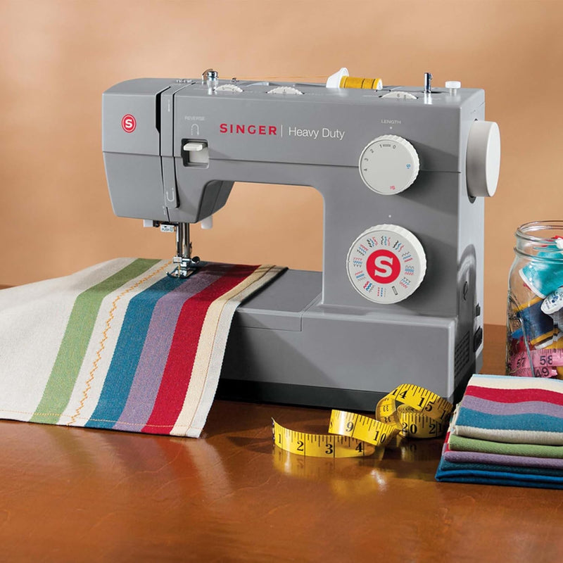 SINGER 4423 mit Bonus-Kit Nähmaschine, grau