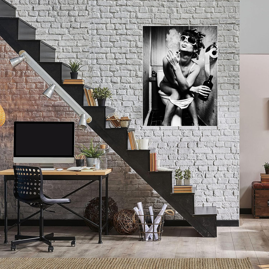 wandmotiv24 Poster als Wanddeko, Grösse 80x60cm, Frau im Bad, Sonnenbrille, Fotografie, Schwarz Weis