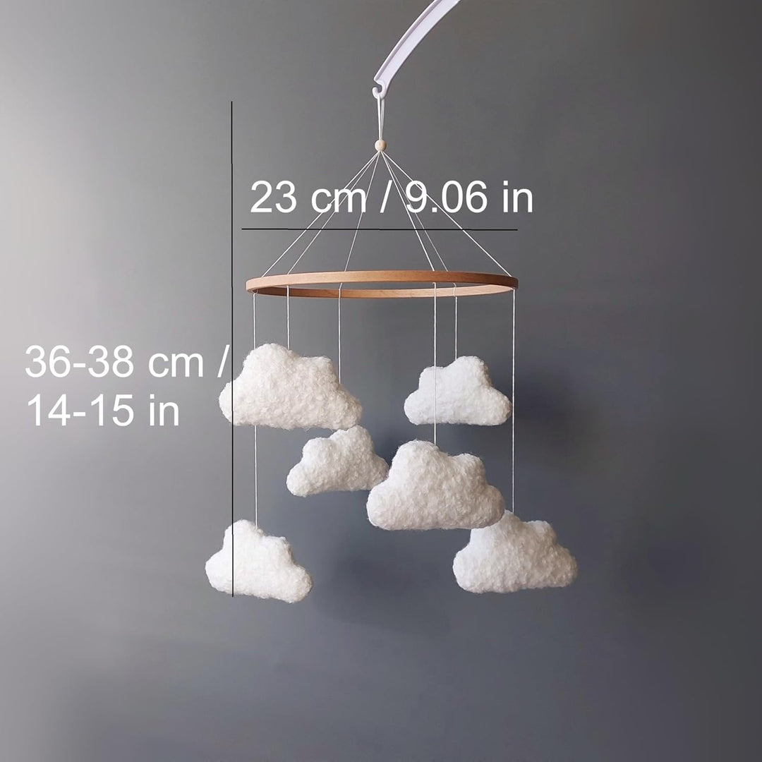 Wolken Baby Mobile aus Bouclé – Handgemachtes Boho Mobile in Neutralfarben – Weisse Deko fürs Babybe