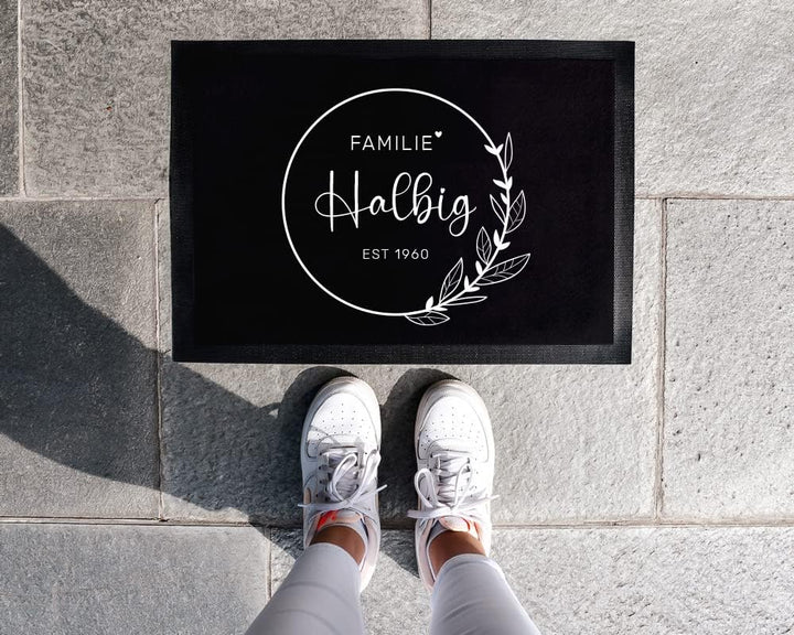 Manilu Personalisierte Fussmatte 50x70cm | mit eigenen Namen | Geschenkidee für Paare &amp; Familien | z