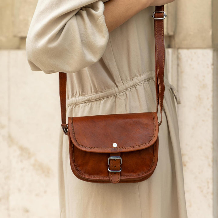 Gusti Leder Umhängetasche Mary | Handgefertigte Ledertasche Damen für Alltag & Freizeit I Elegante L