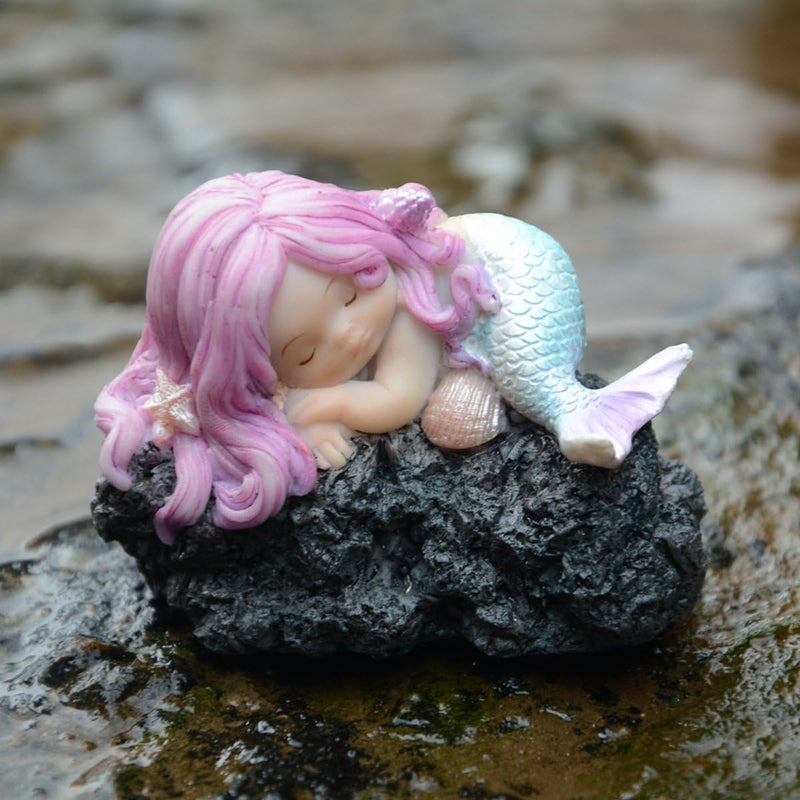 Top Collection Miniatur-Statue für Feengarten und Terrarium, schlafende kleine Meerjungfrau auf Fels