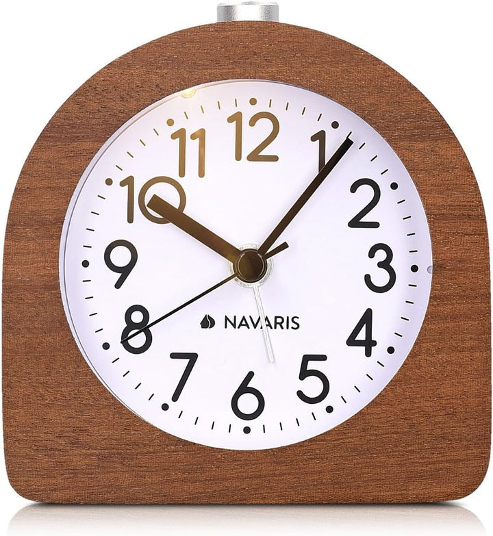 Navaris Analog Holz Wecker mit Snooze - Retro Uhr Halbrund mit Ziffernblatt Alarm Licht - Leise Tisc