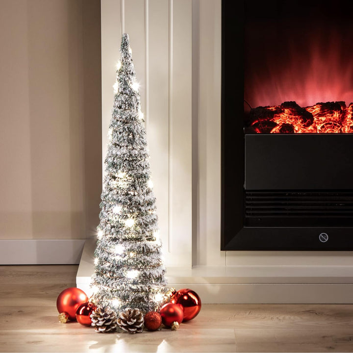 com-four® LED Deko-Pyramide in Tannen-Optik - Dekolicht mit Kunstschnee und 30 warmweissen LEDs - to