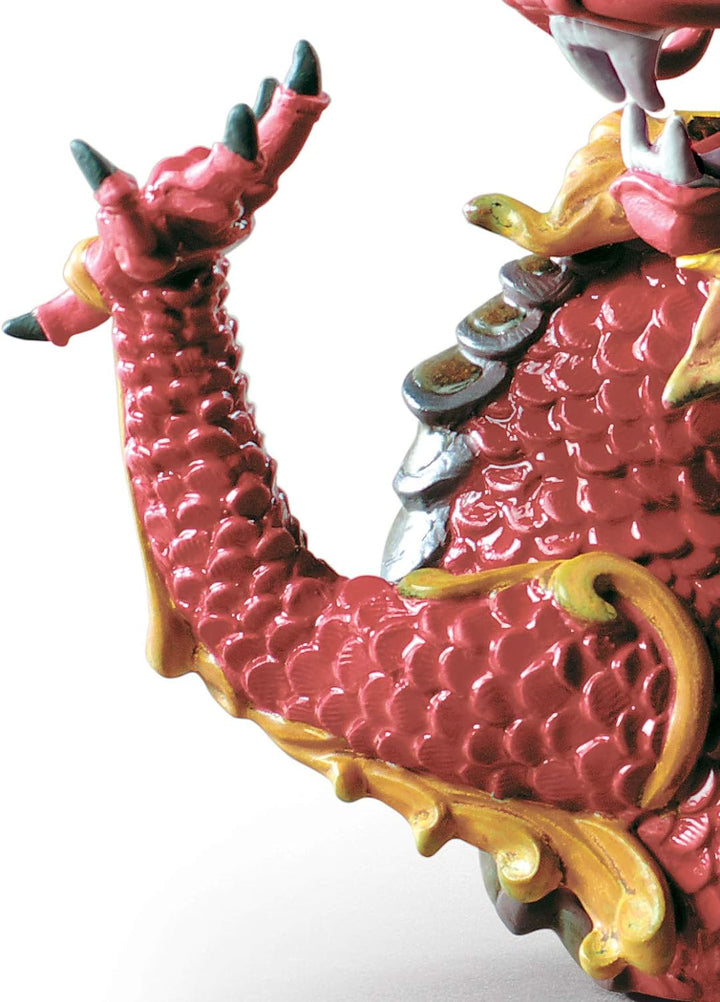 LLADRÓ Skulptur Majestätischer Drache. Drachen. Porzellan.