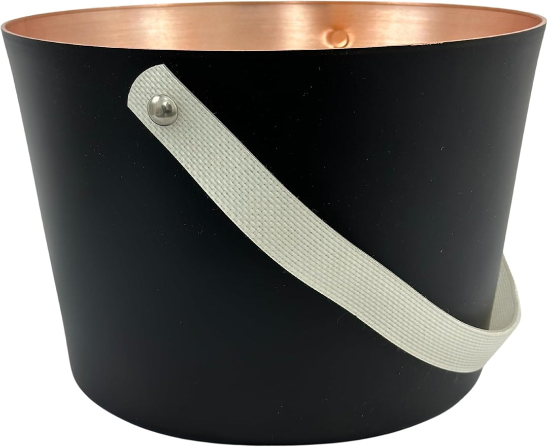 Saunaeimer aus Aluminium schwarz-gold mit flexiblem Tragegurt der Marke SudoreWell by MaReBa24®