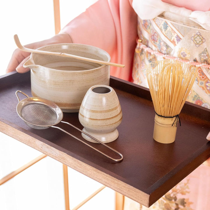 HIBINO Japanisches Matcha Set – Matcha Schale mit Ausguss, Matcha Besen & Halter, Bambus Löffel & Ed