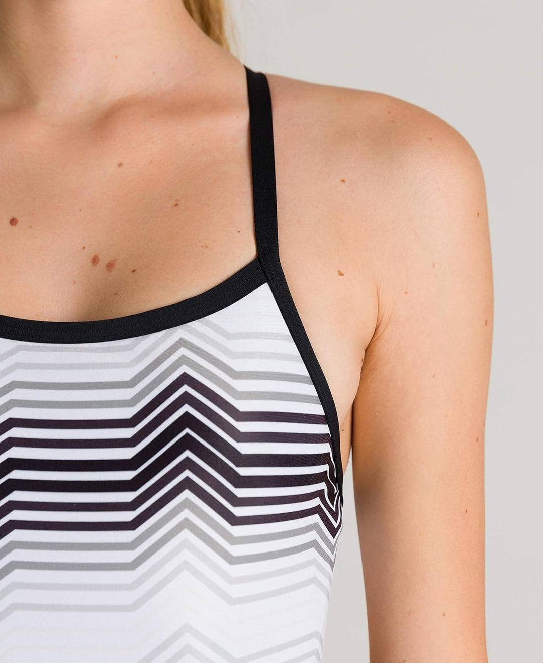 arena Damen Standard Print Challenge Back One Piece Badeanzug 22 Black-grey Multi, 22 Black-grey Mul