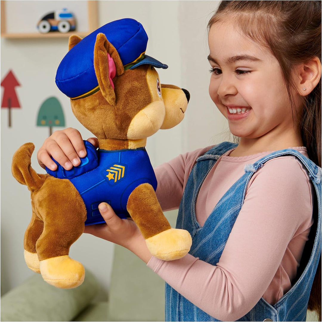 PAW PATROL Interaktives Plüschtier Chase - mit wedelndem Schwanz, 20+ Geräuschen und Musik, ca. 32 c
