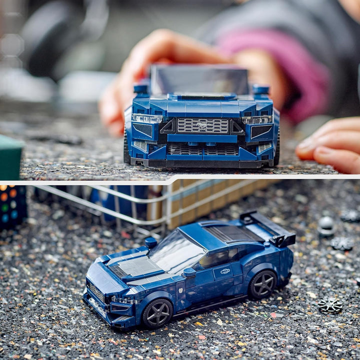 LEGO Speed Champions Ford Mustang Dark Horse Sportwagen, Auto-Spielzeug mit Minifigur zum Bauen, Spi
