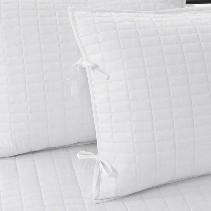 Comfort Spaces Gemütliche Ganzjahres-Bettwäsche mit Bettvolant Tagesbett-Set, Textil, Kienna Weiss,