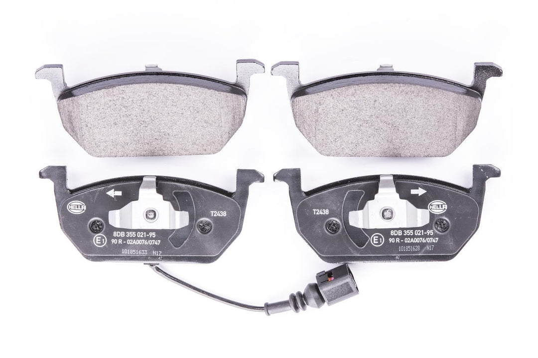 HELLA PAGID 8DB 355 021-951 Bremsbelagsatz - T2438 - Dicke/Stärke: 17.2mm - Bremssystem: Teves - mit