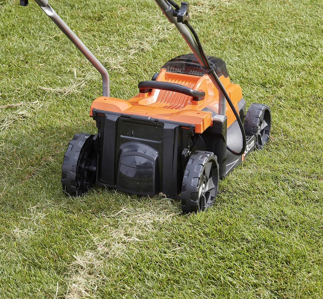 Black+Decker Akku-Rasenmäher BCMW3336L2 (36V, 2.5Ah, 33 cm Schnittbreite, für mittlere Rasenflächen
