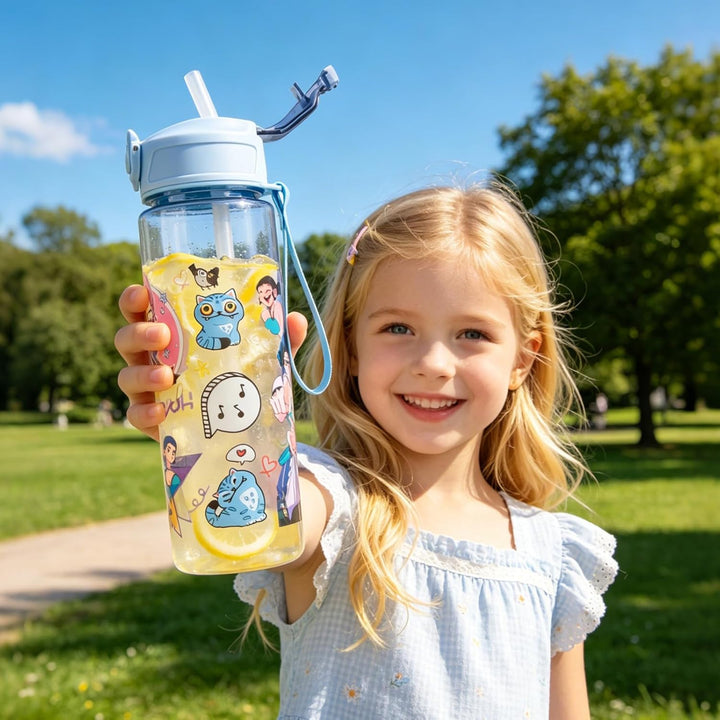Trinkflasche 700 ml, mit Strohhalm – auslaufsicher & BPA-frei – doppelseitiges Cartoon Motiv, bruchf