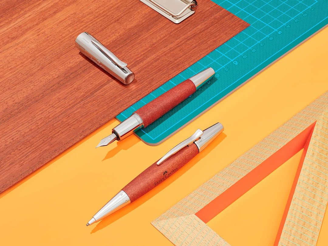 Faber-Castell 148200 - Füller e-motion Holz, braun, Federbreite M, inkl. Geschenkverpackung und Konv