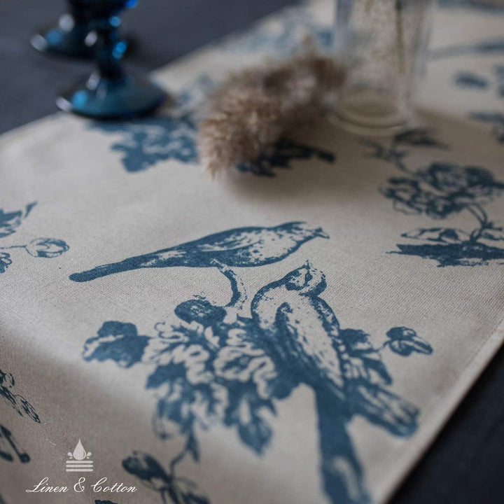Linen &amp; Cotton Tischläufer Fiore mit Blumen Motiv - 59% Leinen, 41% Baumwolle, Beige Blau (34 x 140