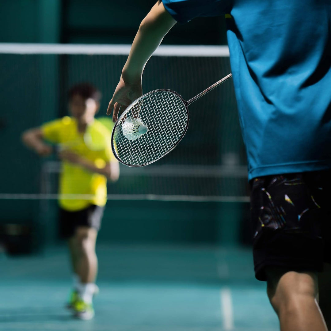Relaxdays 2 x Badmintonset, 4 Badmintonschläger & 4 Bälle, Federballschläger für Kinder und Erwachse