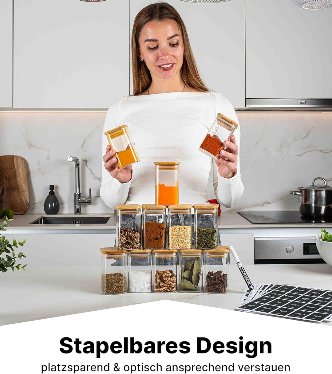 Deco haus® Gewürzgläser Eckig mit Holzdeckel 12er Set [+Gewürzetiketten] - Gewürzbehälter Glas 280ml