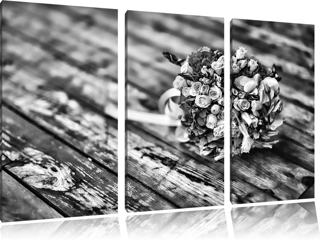 Pixxprint Blumenstrauss auf altem Holztisch als Leinwandbild/Grösse: 3 Teilig (120x80) cm/Wandbild/K