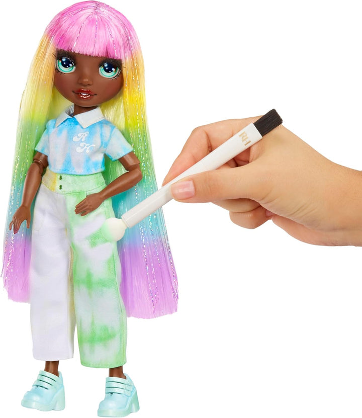 Rainbow High Watercolour & Create DIY Modepuppe, Auswaschbare Wasserfarben & Batikset - Grüne Augen,