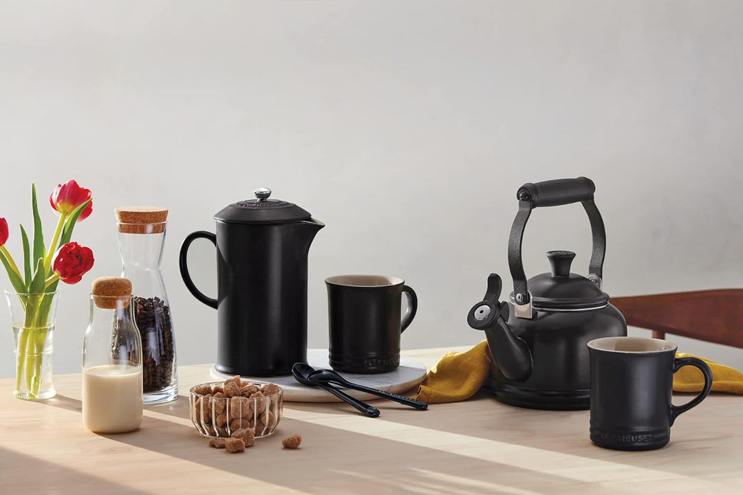 Le Creuset Kaffee-Bereiter/French Press mit Edelstahl-Presseinsatz, 800 ml, Steinzeug, Schwarz