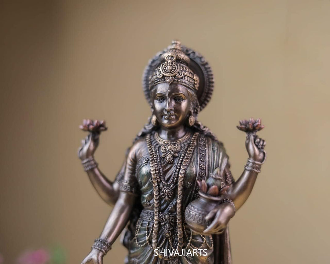 SHIVAJI ARTS Lakshmi Statue, 26 CM Grosse stehende Göttin Lakshmi Idol, Laxmi Idol Hindu-Göttin des