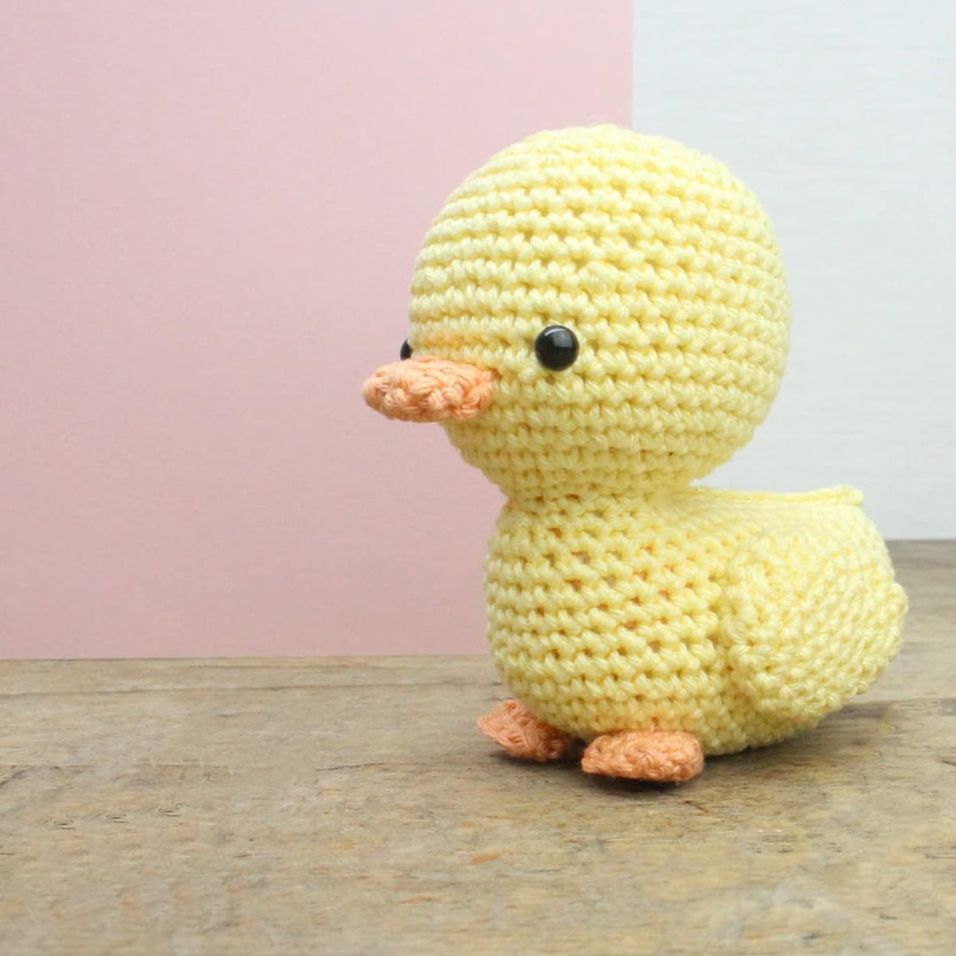 Hardicraft Häkelpaket Häkelset zum selber Machen mit Anleitung und Material für Kiki Ente, ca. 10 cm