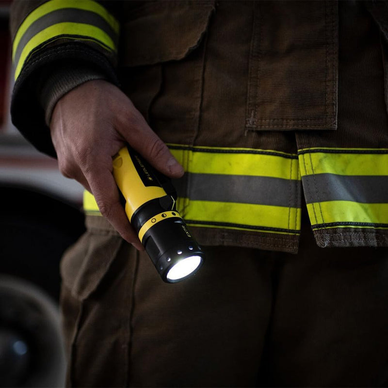 Ledlenser EX7R LED Taschenlampe, explosionsgeschützt, Arbeitsleuchte, fokussierbar, wiederaufladbar,