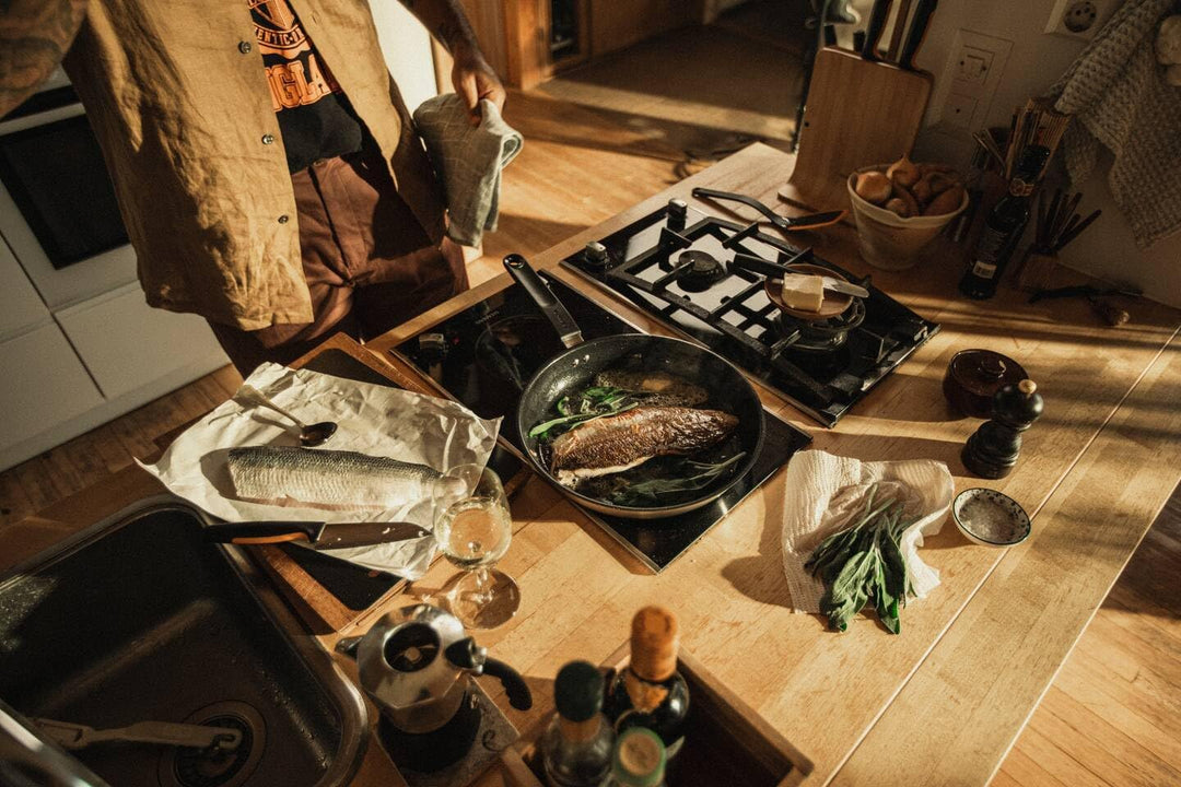 Fiskars Bratpfanne, Ø 28 cm, Beschichtete Pfanne, Für alle Kochfelder geeignet, Recycelter Edelstahl