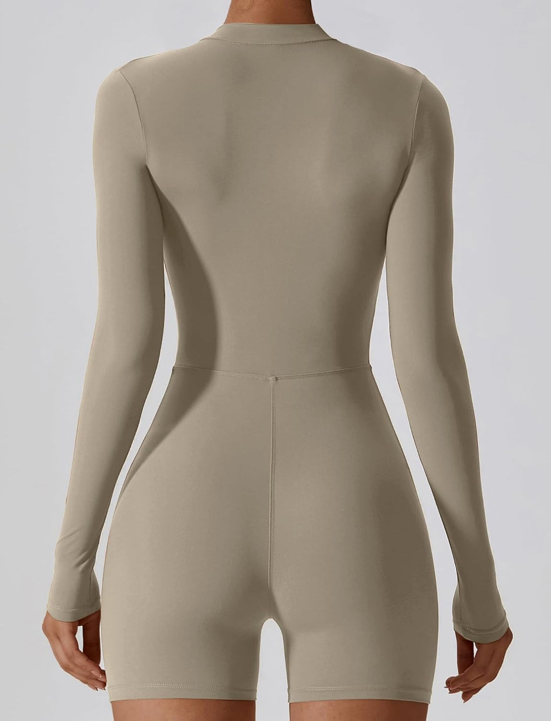 AIEOE Sport Jumpsuit Damen Kurz Eng Yoga Langarm One Piece mit Kragen Reissverschluss Bodysuit Plays
