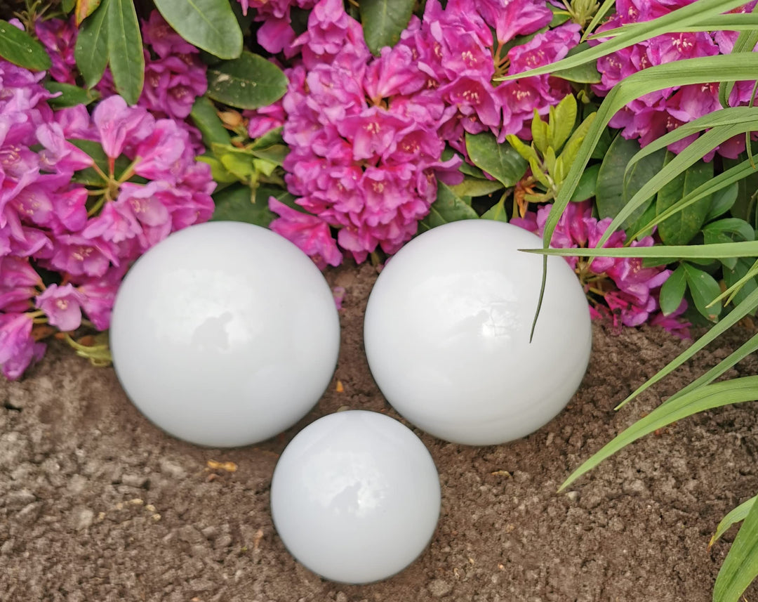 Dekokugel weiss poliert 3er Set 15-15-10 cm aus Edelstahl Kugel Dekorationskugel Gartenkugel