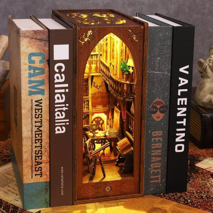 suruim Book Nook Kit-DIY Puppenhaus Holz Haus, 3D Holzpuzzle Bücherecke Bücherregaleinsatz mit Senso