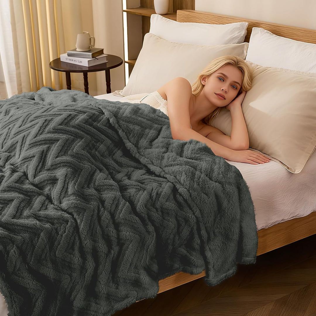 WONGS BEDDING Kuscheldecke Flauschig Decke 150x200 cm XL als Sofadecke Couchdecke Warme Decken, Sofa