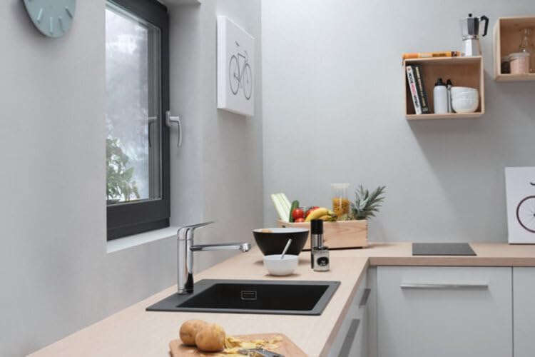 hansgrohe Vorfenster Küchenarmatur Focus M42, Wasserhahn Küche mit Auslauf Höhe 120 mm, 360° drehbar