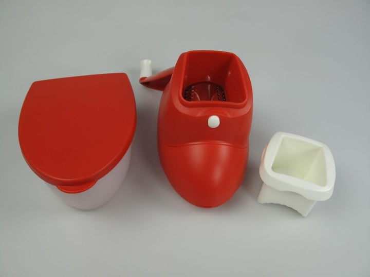 TUPPERWARE Chef Mahl-Chef rot-weiss D126 Reibe Nüsse Käsereibe P 20779