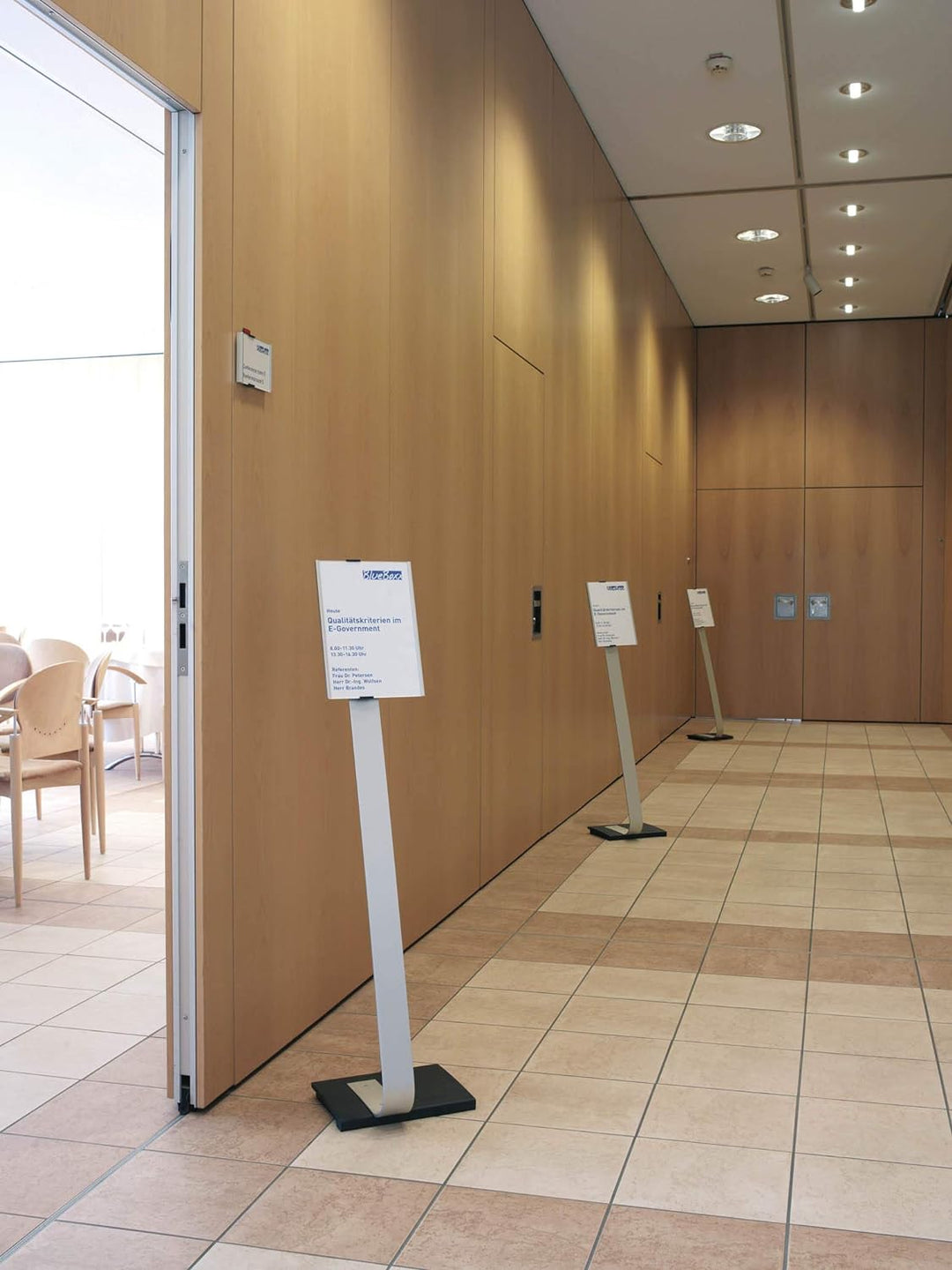 Durable Präsentationsständer Info Sign Stand A4, für Hoch- und Querformat, 481223, A4