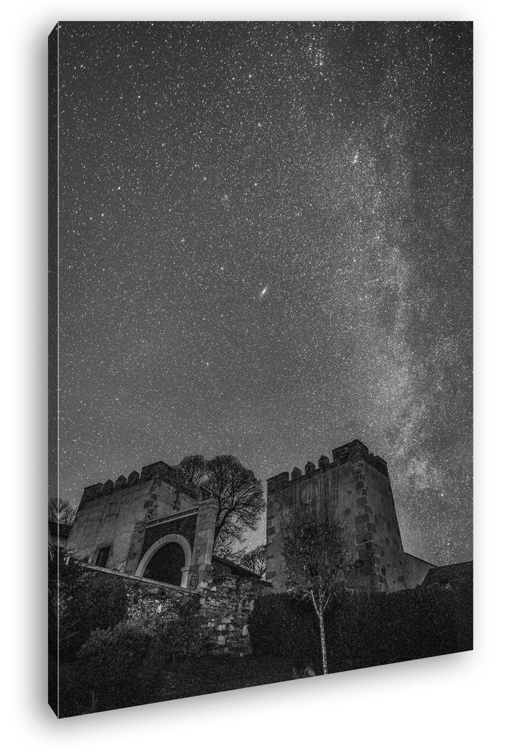 deyoli alter Burgruine unter den Sternen Format: 80x60 Effekt: Schwarz/Weiss als Leinwand, Motiv fer