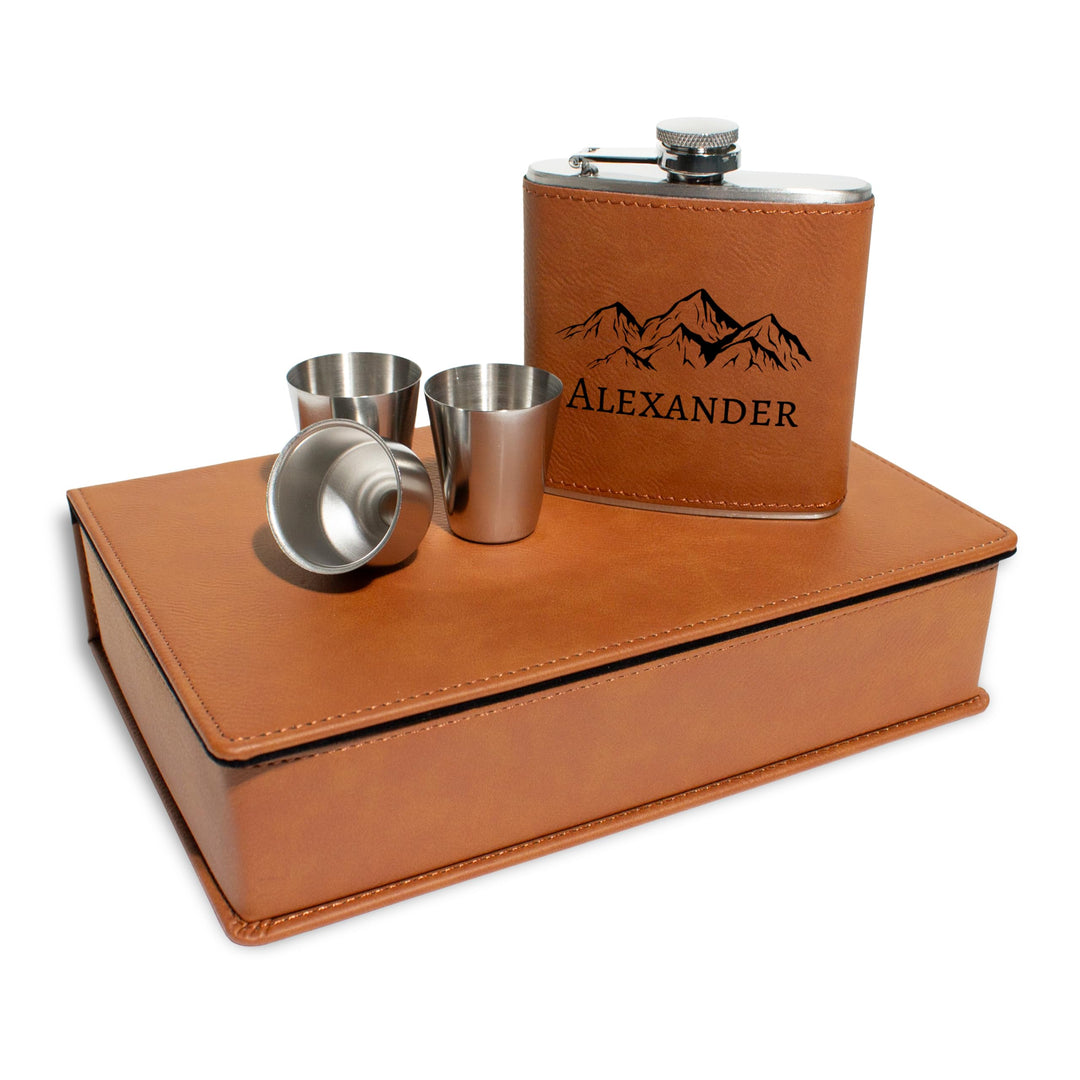 Flachmann Set personalisiert mit Gravur - Berge-Design mit deinem Namen - Edelstahl mit Kunstleder –