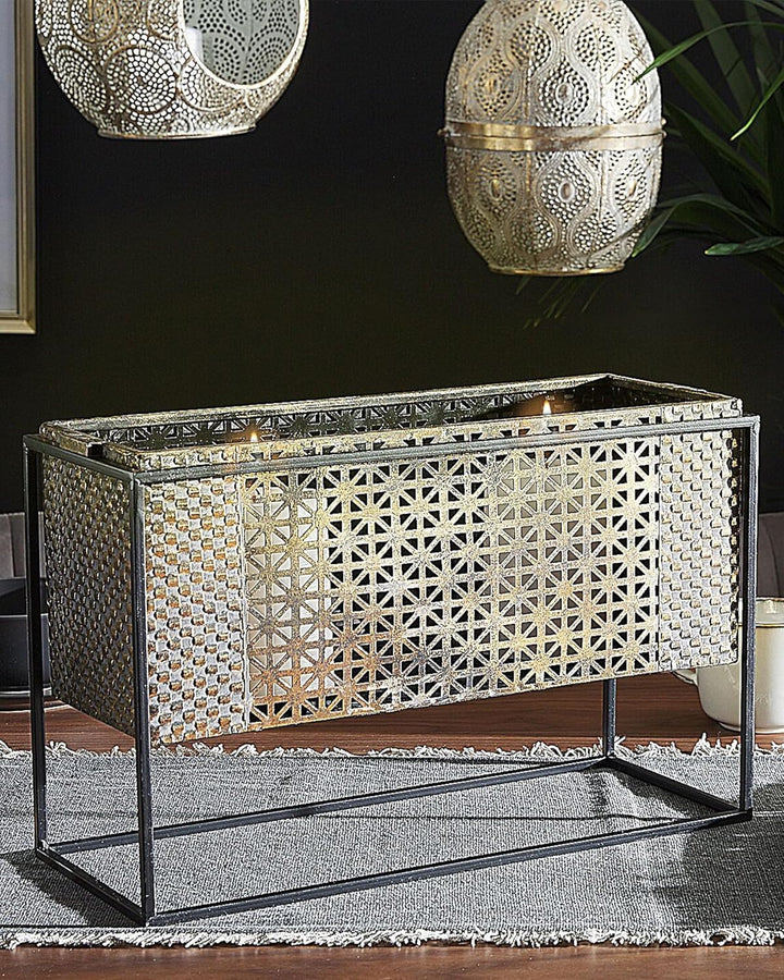 Moderner Kerzenhalter mit Verzierungen aus Metall 41 x 26 cm in Gold Amami