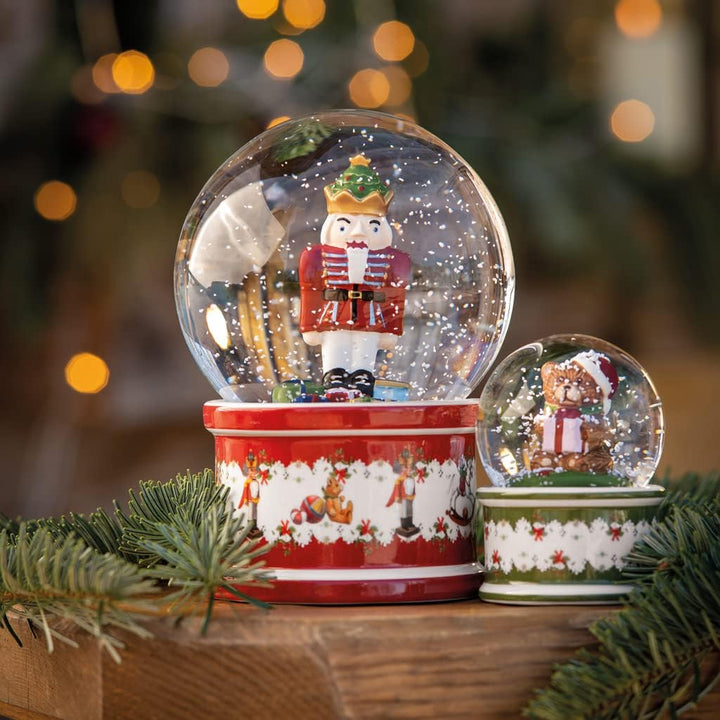 Villeroy & Boch - Christmas Toys, Schneekugel gross, Nussknacker, 13 x 13 x17cm, Porzellan/Glas, Meh