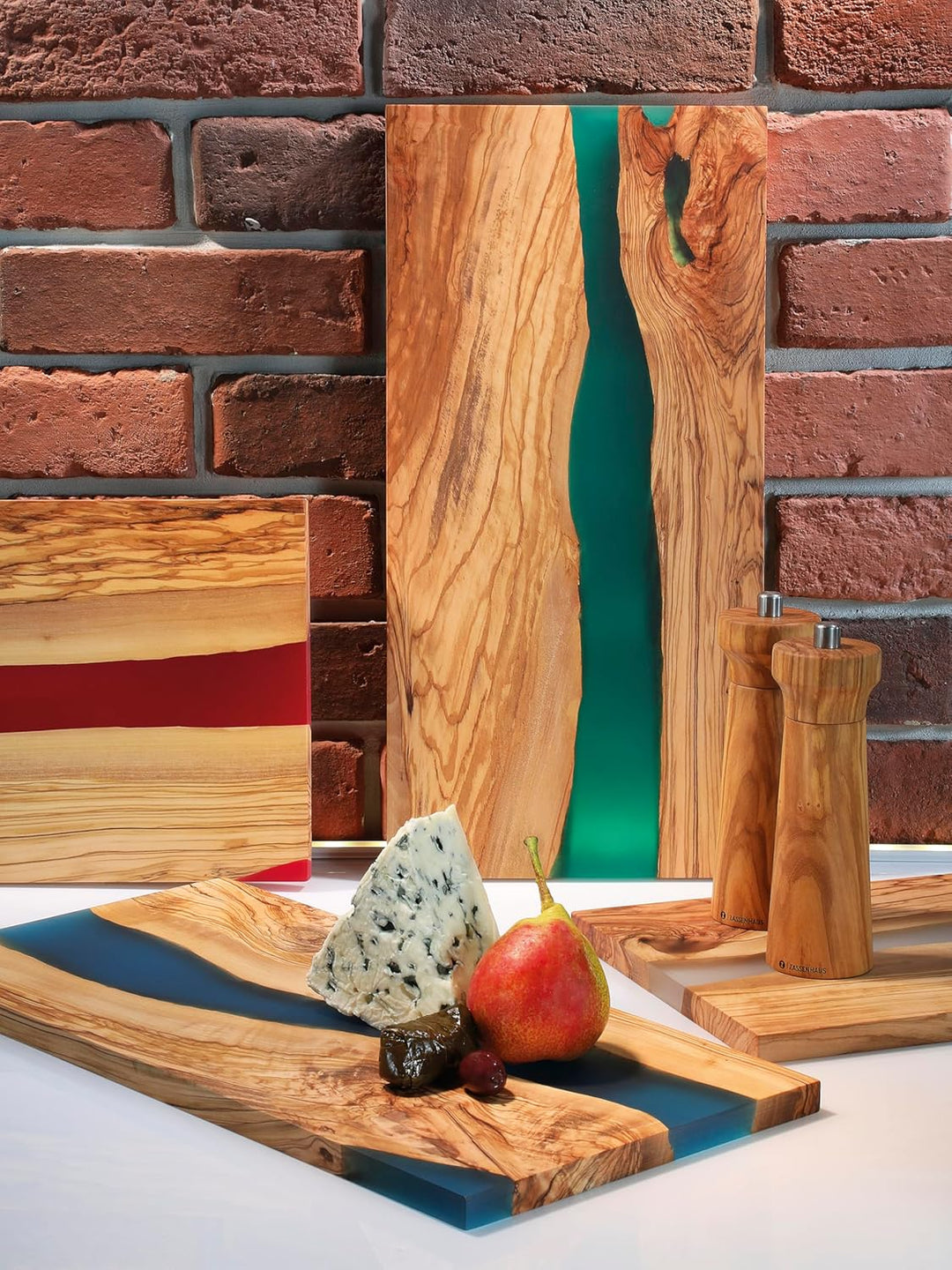 Zassenhaus Servierbrett grün aus Olivenholz & Harz, 45 x 22 x 1,5 cm, handgefertigtes Premium-Brett