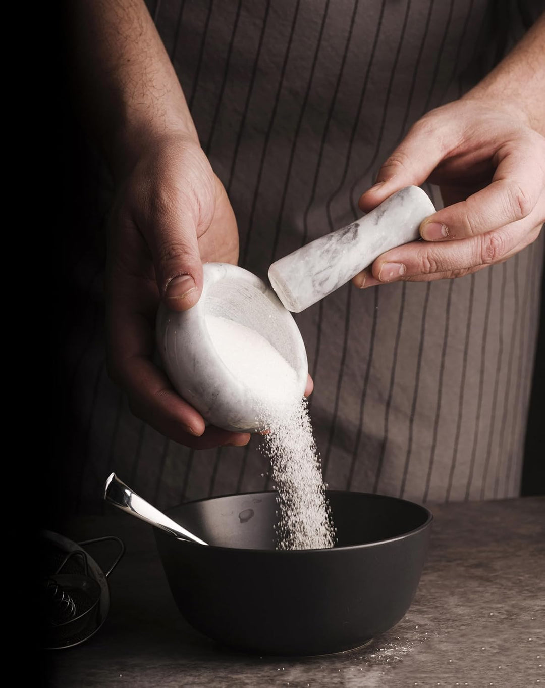 AJINOMOTO Mononatriumglutamat 1 Kilo + Neuer spezieller Dosierbehälter, Umami-Würzpulver mit Mononat