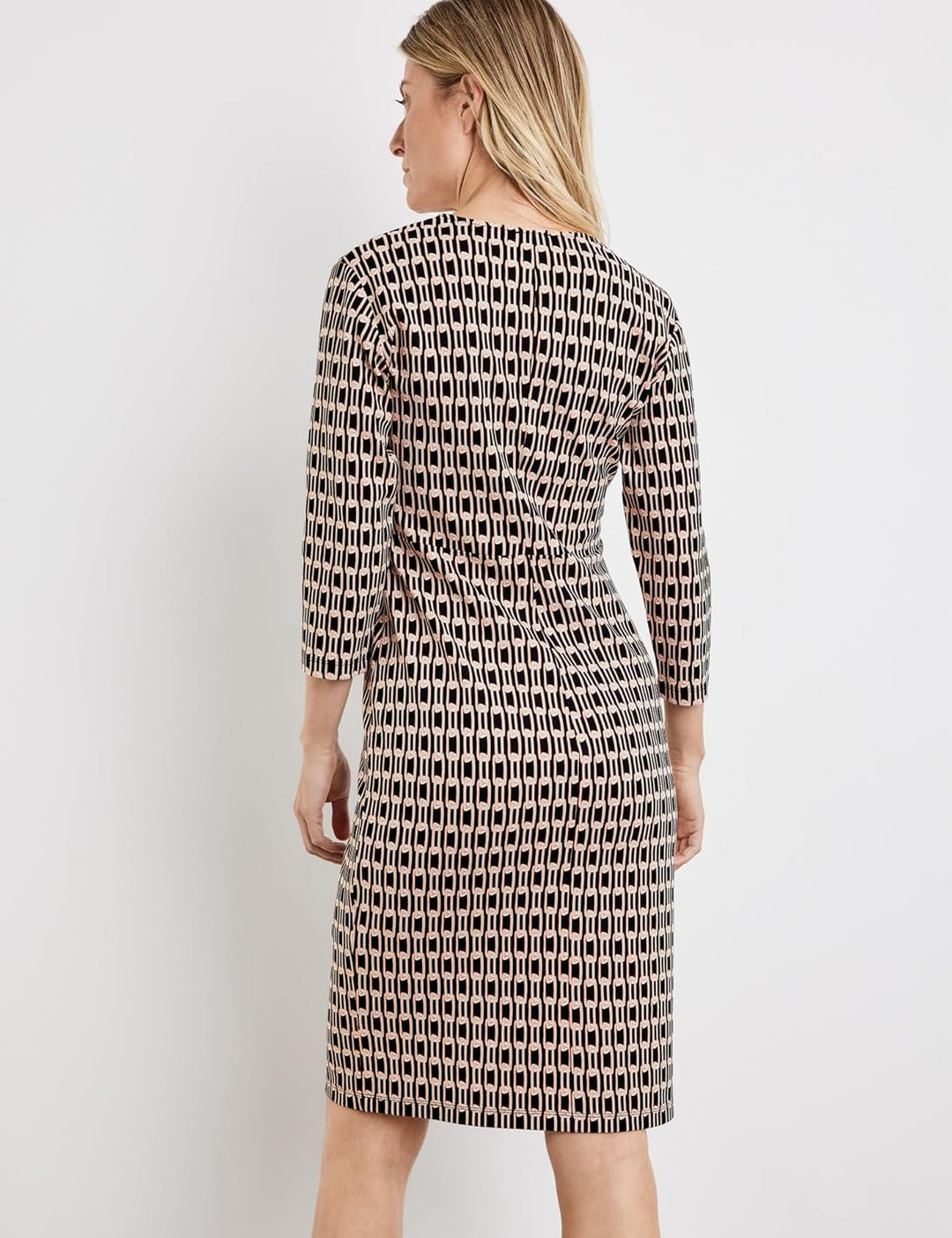 Gerry Weber Damen Kleid mit Wickeloptik und Kettendessin 3/4 Arm Gemustert kurz 46 Schwarz/Ecru/Weis