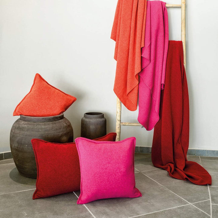 Giesswein Mile Polster, Schurwolle, Zyklam 314, 40 x 40 cm 40 x 40 cm Zyklam 314, 40 x 40 cm Zyklam