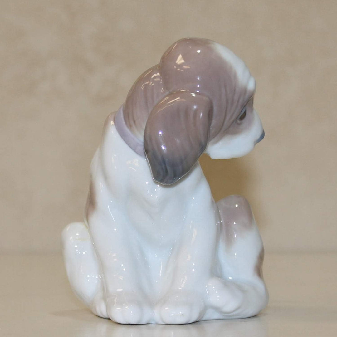 LLADRÓ Figur Niedliches Kleines Hündchen. Hündchen. Porzellan.